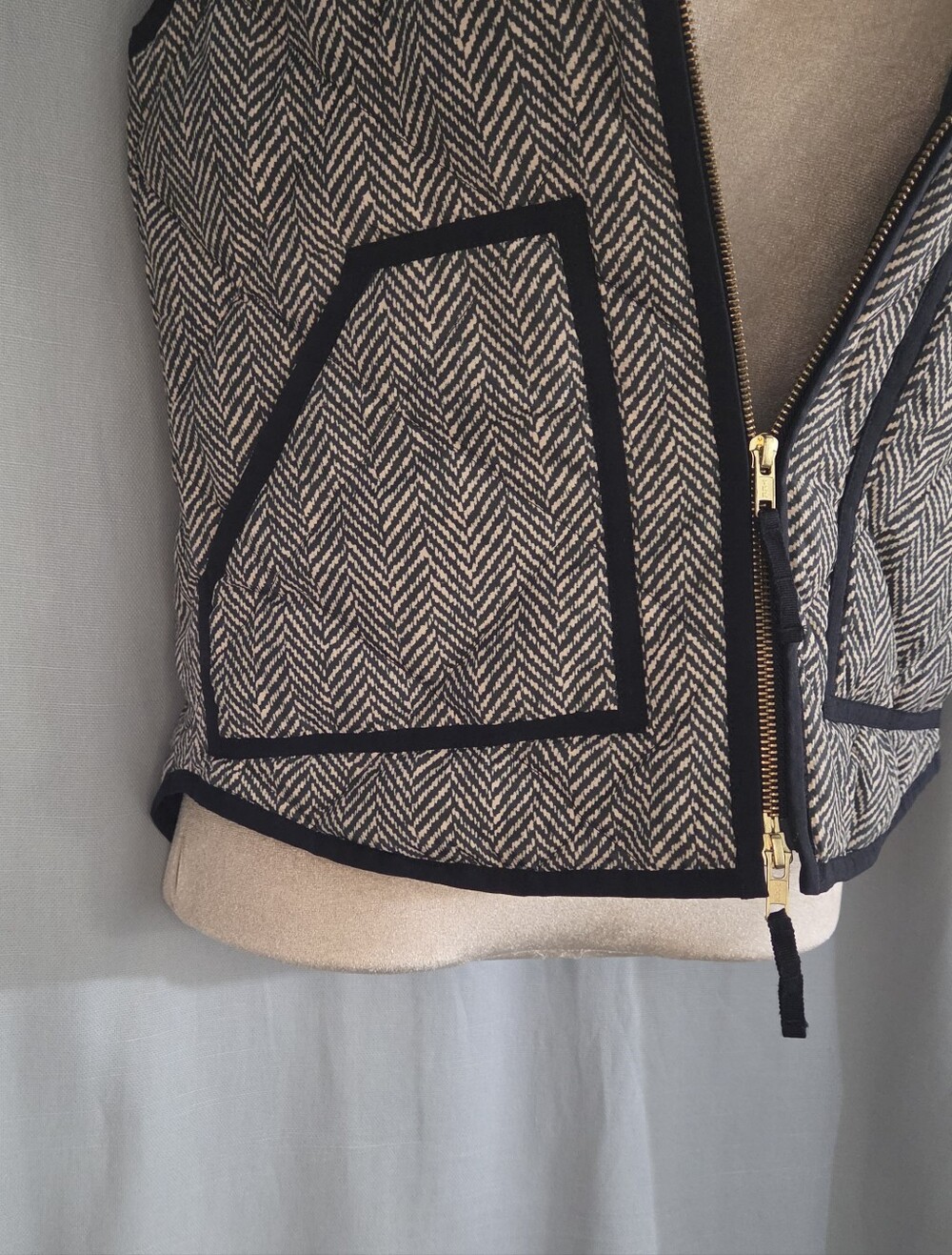 J Crew Womens Puffer Vest XS Black And White - Picture 2 of 6